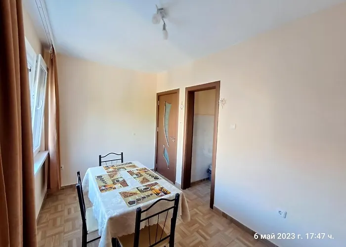 Варна Хостел *