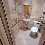 Варна Хостел アパート *