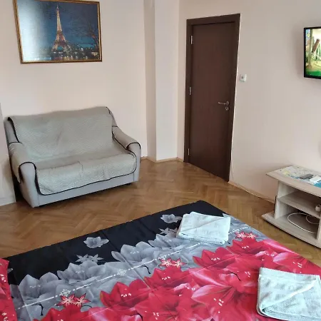 アパート Варна Хостел *
